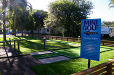 mini golf at Edgewater Holiday Park